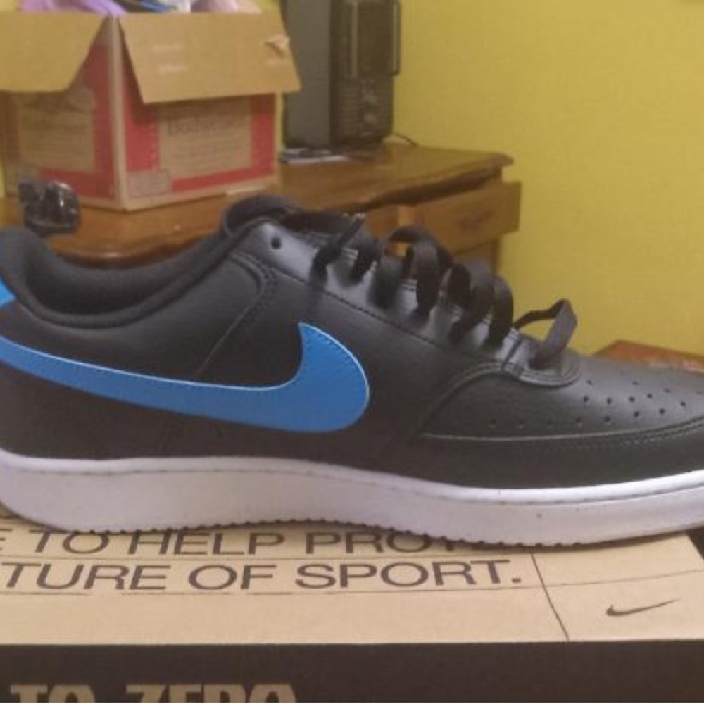 Men’s Nike sneakers